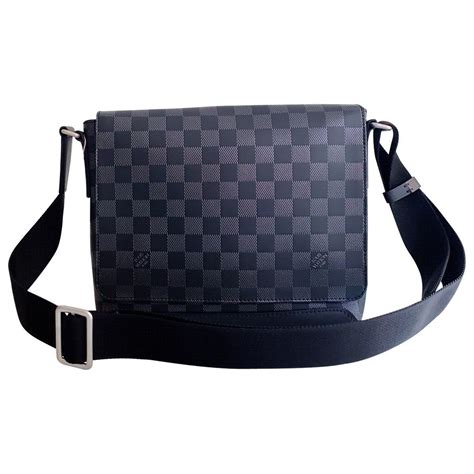 sacoche a main homme louis vuitton|vente de sac louis vuitton.